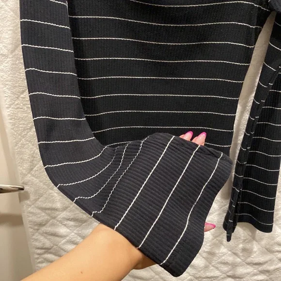 Urban outfitters | off shoulder shirt | S - Picture 2 of 3